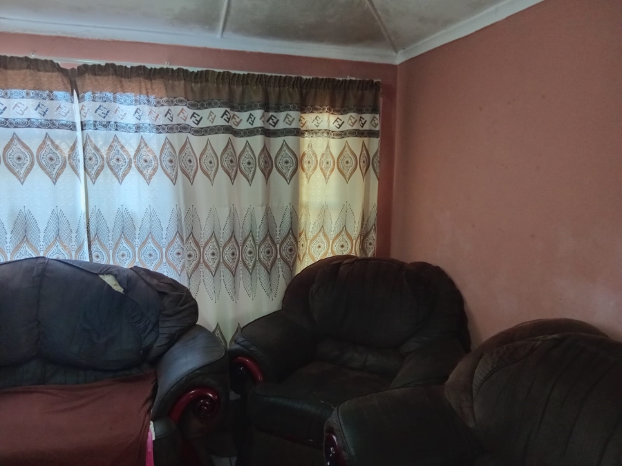 2 Bedroom Property for Sale in Kwa Nobuhle Eastern Cape